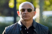 Lần đầu tiên xuất hiện tỉ phú sở hữu 100 tỉ USD