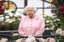 Kinh ngạc những điều bình thường nhưng “lạ hoắc” với Nữ hoàng Anh