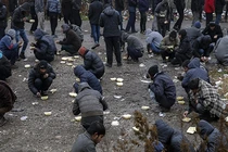 Cuộc sống người tị nạn trong nhà kho bỏ hoang ở Serbia