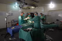 Cận cảnh bệnh viện thời chiến ở Afghanistan