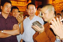 Những báu vật ít người biết về ngôi chùa lớn nhất thế giới ở Hà Nam