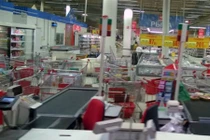 Đe dọa đánh bom tại Nga, hàng loạt siêu thị lớn sơ tán