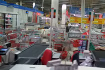 Đe dọa đánh bom tại Nga, hàng loạt siêu thị lớn sơ tán