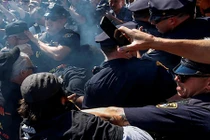 Biểu tình dữ dội phản đối Đại hội toàn quốc Đảng Cộng hòa