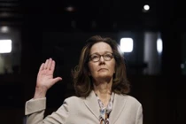 Nữ giám đốc đầu tiên của CIA tuyên thệ nhậm chức