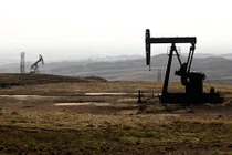 SDF chiếm mỏ dầu chiến lược lớn nhất Syria, IS điêu đứng