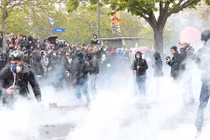 Hình ảnh bạo lực bùng phát dữ dội ở thủ đô Paris