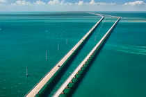 Toát mồ hôi qua những cung đường “tử thần” trên thế giới