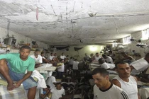 Kinh hãi bên trong nhà tù quá tải ở Brazil