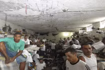 Kinh hãi bên trong nhà tù quá tải ở Brazil