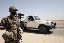 Mỹ bí mật điều 250 xe tải chở vũ khí cho phiến quân Syria