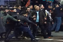 Đụng độ dữ dội giữa cảnh sát và người biểu tình ở Rotterdam