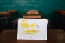 Chùm ảnh “bữa đói bữa no” của học sinh nghèo Venezuela 