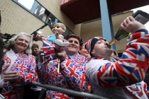 Vợ chồng Hoàng tử Anh William sinh con thứ ba