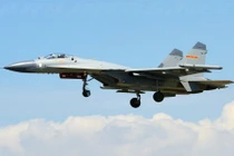 Máy bay TQ và Mỹ suýt va chạm trên Biển Hoa Đông