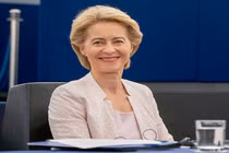 Ngưỡng mộ sự nghiệp nữ Chủ tịch Ủy ban Châu Âu đầu tiên