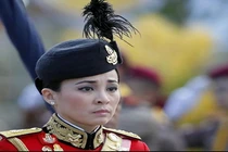 Chân dung nữ tướng trở thành Hoàng hậu Thái Lan