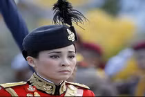 Chân dung nữ tướng trở thành Hoàng hậu Thái Lan