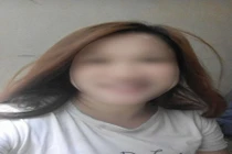 Cám cảnh mẹ chạy theo tình mới, 3 con nhỏ bơ vơ ngày đêm tựa cửa ngóng trông 