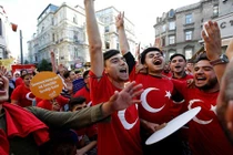 Ai sẽ là người chiến thắng trong cuộc bầu cử sớm ở TNK?