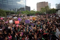 Cảnh sát cưỡng hiếp nữ sinh thổi bùng cơn giận dữ ở Mexico