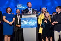 Tổng thống Trump áp lực sau chiến thắng lịch sử của phe Dân chủ