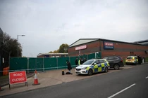 Bỉ phát hiện hàng chục người nhập cư còn sống trên xe tải