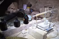 Đột nhập “nơi sản xuất vũ khí hóa học” của phiến quân ở Douma