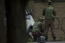 Nổ súng, bắt giữ con tin vì tranh chấp tài sản ở Mosocw