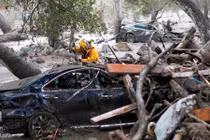 Sạt lở đất kinh hoàng ở California, gần 20 người chết