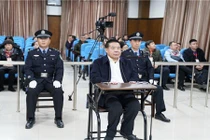 Quan tham Trung Quốc giấu 22 triệu USD tiền hối lộ trong chuồng gà