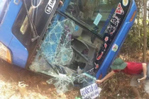 Xe khách lao xuống vực, 37 hành khách thoát miệng tử thần