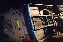 Tai nạn xe buýt nghiêm trọng ở Kenya, hơn 60 người thương vong