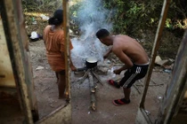 Cuộc sống vô định của người dân Venezuela tại biên giới Brazil