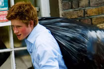 “Nỗi khổ khó nói” của các thành viên gia đình Hoàng gia Anh