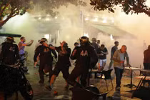 Hình ảnh đụng độ dữ dội tại Marseille mùa Euro 2016