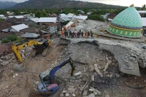 Hậu quả khủng khiếp trận động đất tại Indonesia, 380 người chết