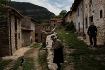 Kỳ bí ngôi làng Châu Âu chỉ có hai cư dân sinh sống