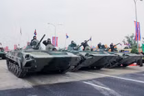 Trung Quốc viện trợ Campuchia 100 xe tăng, xe bọc thép