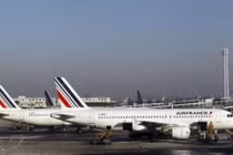 Máy bay Pháp phải chuyển hướng vì đe dọa có bom