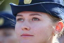 Ngắm nữ sinh trường không quân Nga hút hồn trong ngày khai giảng