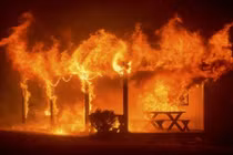 Hình ảnh cháy rừng dữ dội ở miền bắc California nước Mỹ