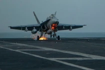 Mỹ lần đầu không kích kho vũ khí hóa học của IS