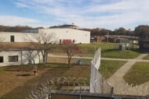 Kinh ngạc nhà tù bỏ hoang biến thành phim trường nổi tiếng