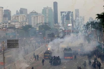 Toàn cảnh cuộc biểu tình bạo lực ở Indonesia