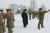 Chùm ảnh ông Kim Jong-un trong vai trò Tổng tư lệnh