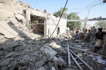 Hiện trường liên quân Ả-rập không kích Yemen, 60 người chết