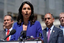 Ứng viên Tổng thống Mỹ chỉ trích ông Trump vì gây hấn với Iran