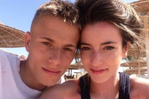 Kinh hãi thiếu nữ bạo hành bạn trai như “thời trung cổ”