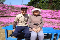 Chuyện tình cảm động của cụ ông và người vợ mù